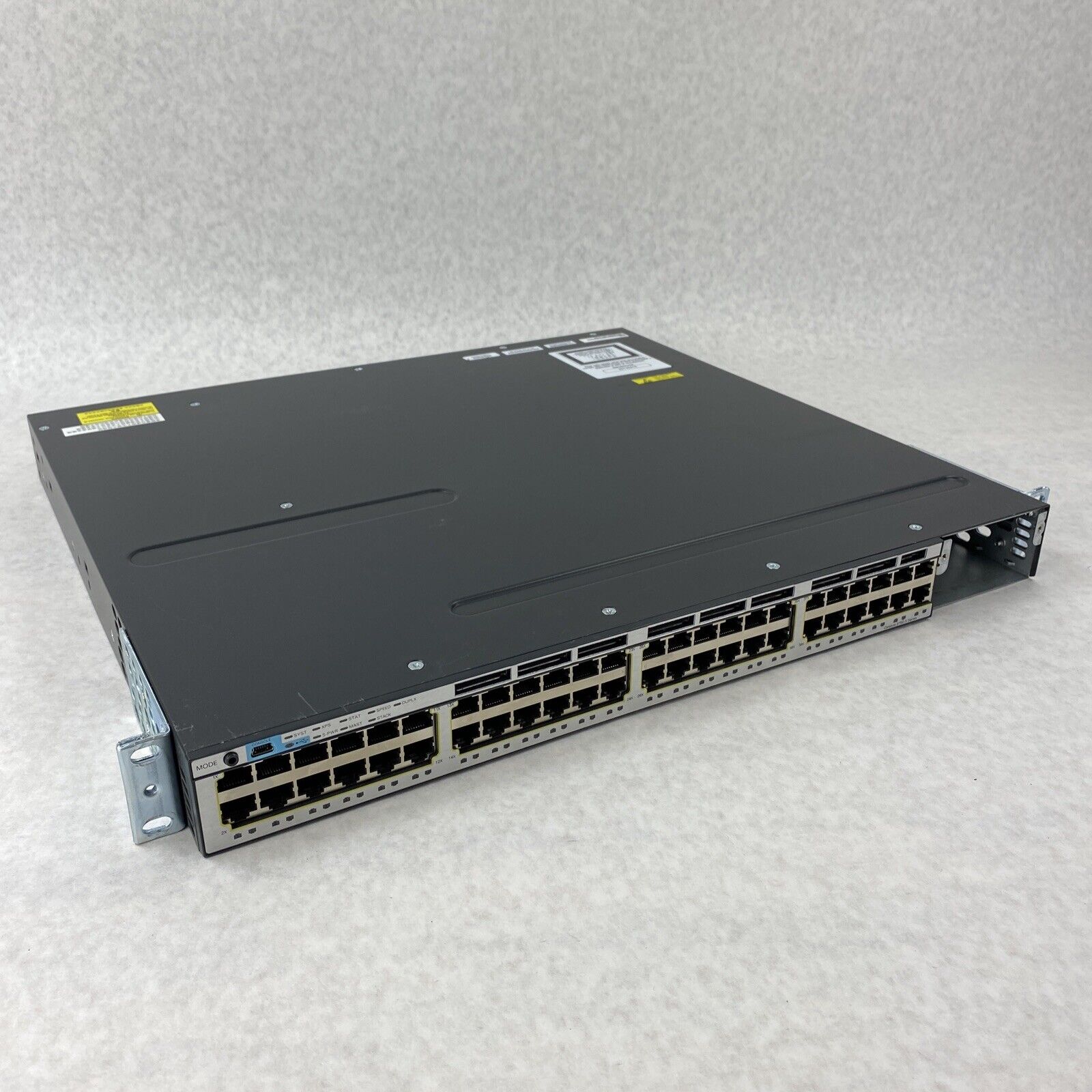 Cisco WS-C3750X-48T-E V04 Catalyst 3750 X-Series 48-Port Gigabit Ethernet  Switch