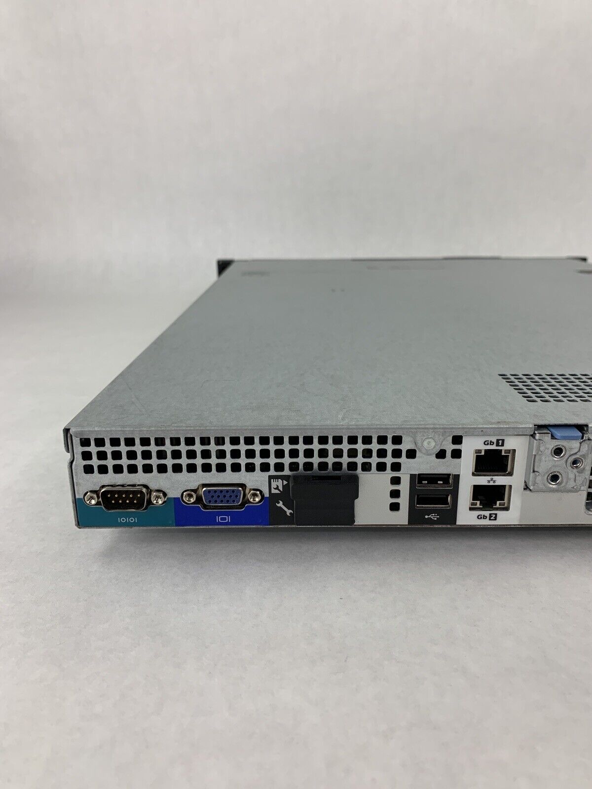 Poweredge R415 2x Opteron 4180 2.6 GHz 64 GB RAM No OS No HDD