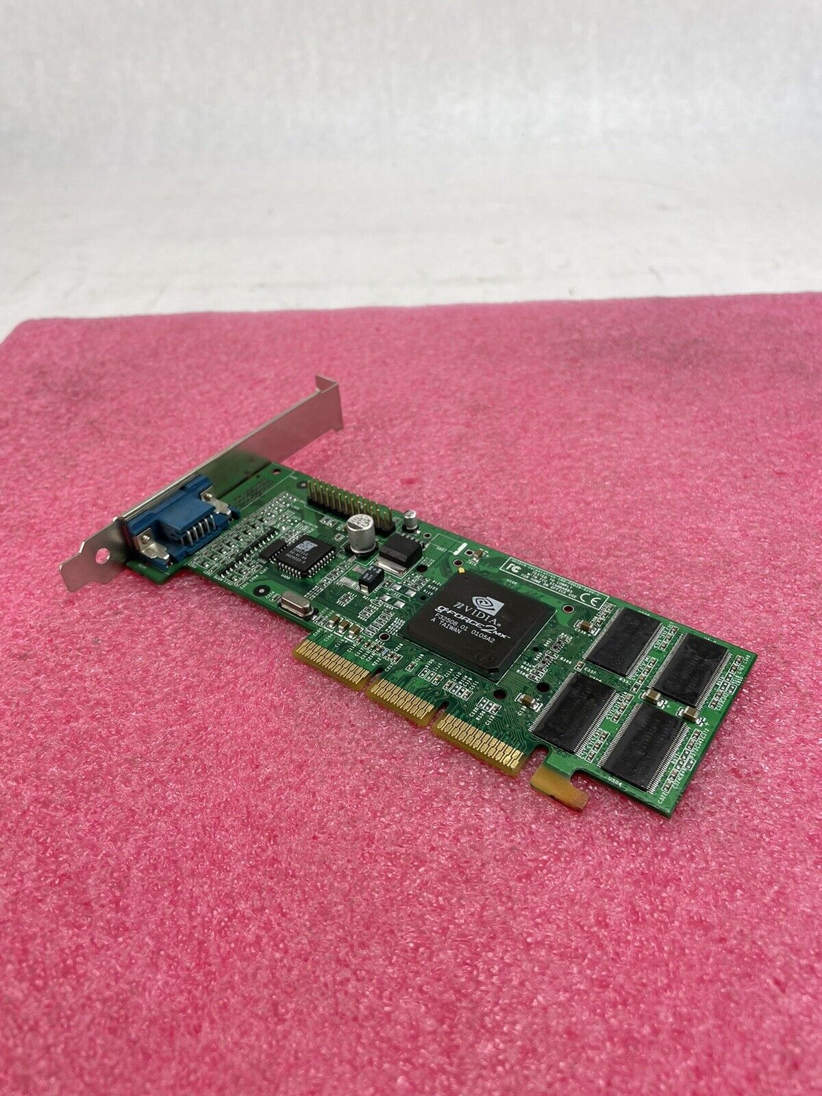 Nvidia GeForce2MX 180-P0039-0100-C Dell 15UMJ AGP Graphics Card