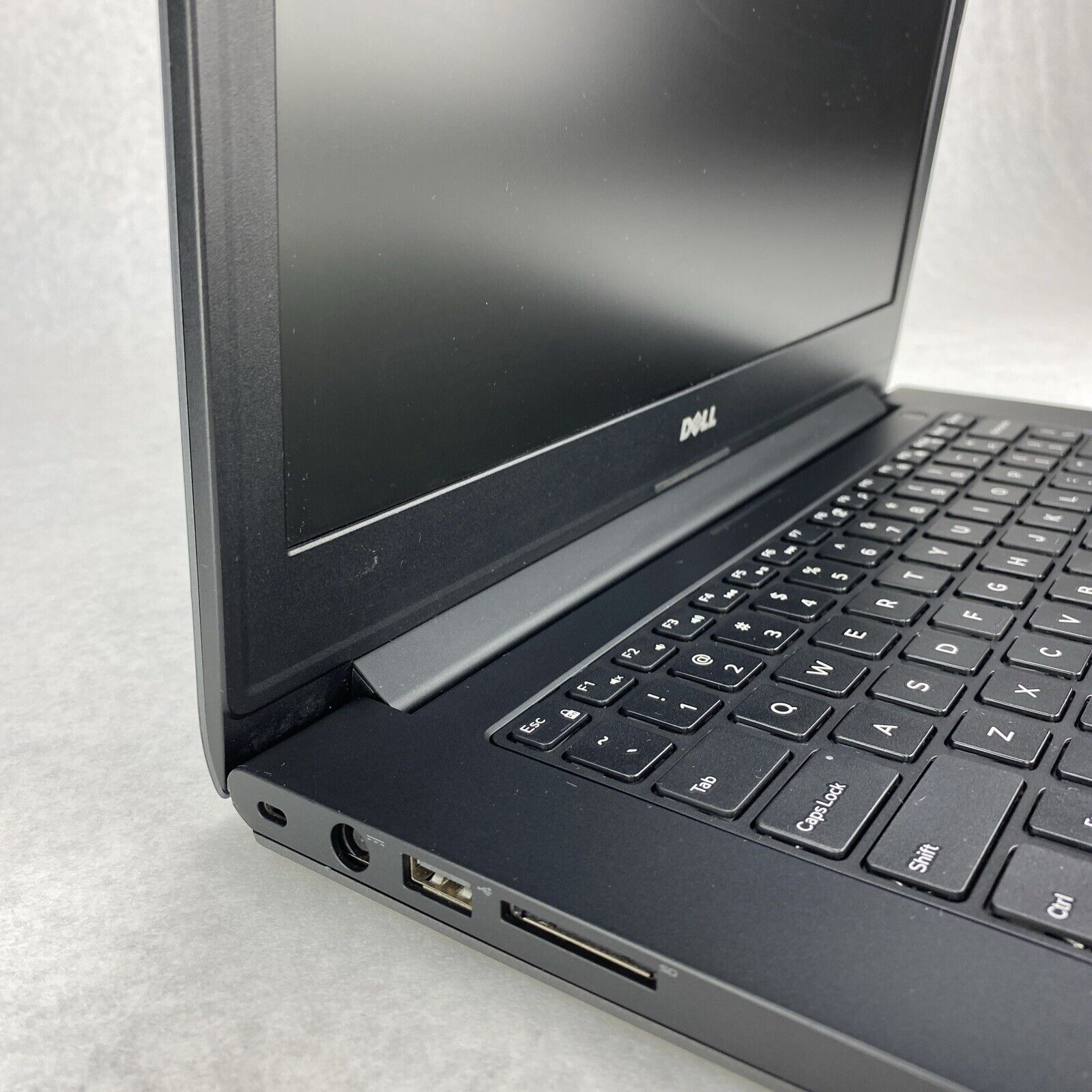 Dell Latitude 3450 14.0" i5-5300U 2.30GHz 4GB RAM No SSD No OS No AC No Battery