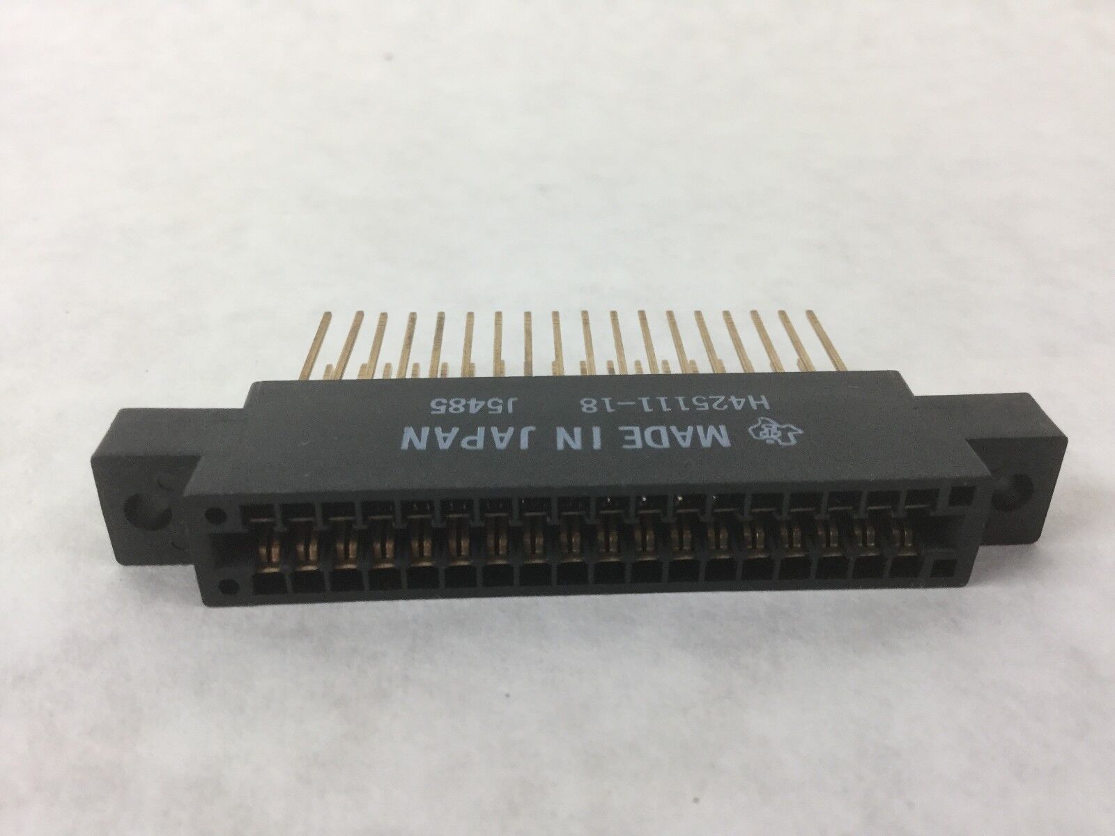 Texas H425111-18 (J5485) Connector Receptacle