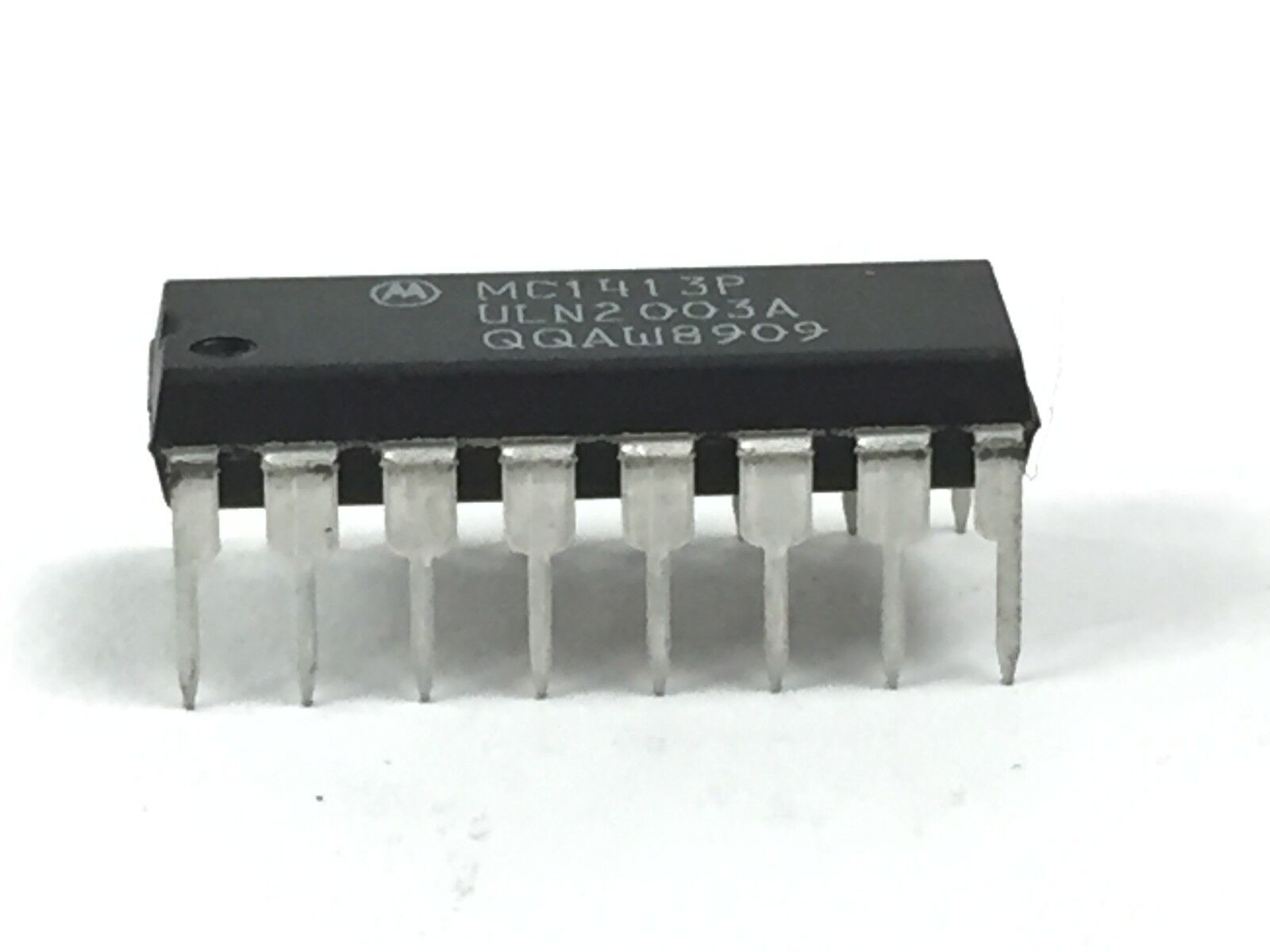 MC1413P Motorola AKA ULN2003A 16P DIP IC (Lot of 24)