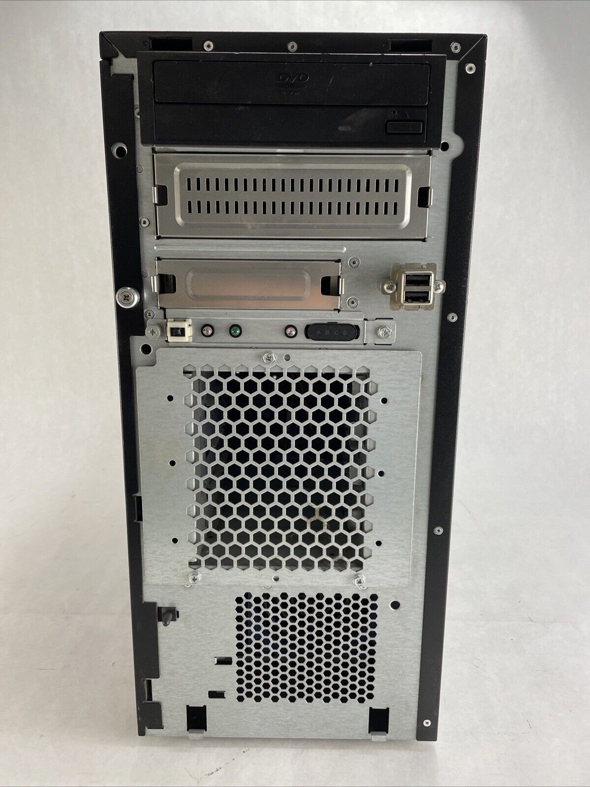 Dell PowerEdge 840 Server Intel Xeon X3220 2.4GHz 4GB RAM No HDD No OS