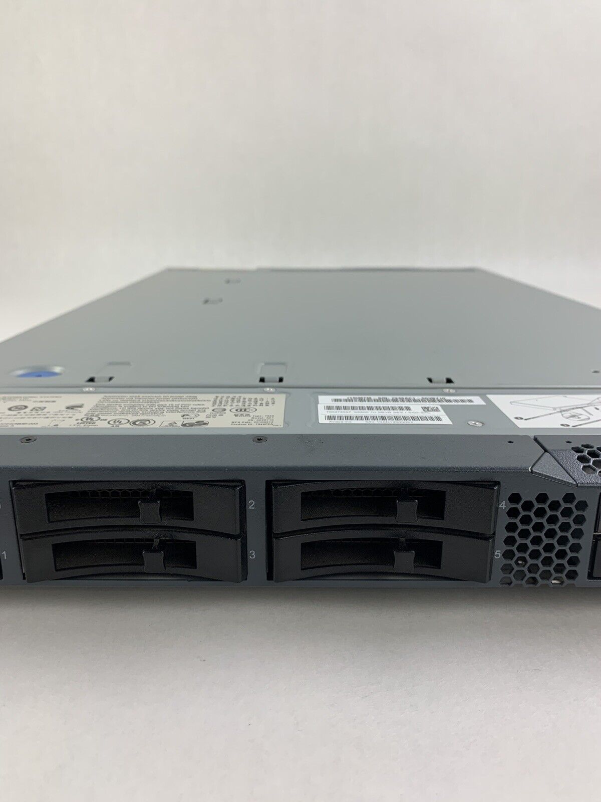 IBM System X3550 M2 Server Xeon E-5520 2.27 GHz 4 GB Ram No OS No HDD