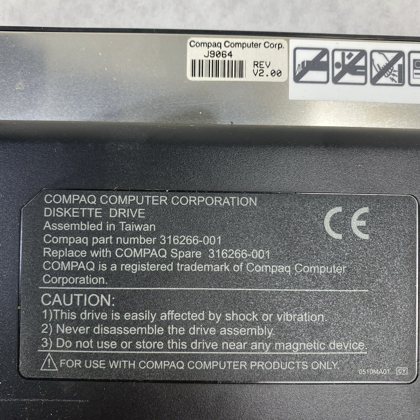 Compaq 316266-001 Genuine Floppy Drive 1.44MB For Armada and Prosignia Laptop