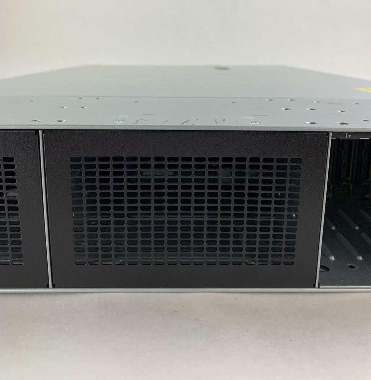 HP ProLiant DL380 G9 Server 2x Xeon E5-2697v3 2.6 GHz 64 GB RAM No HDD No OS