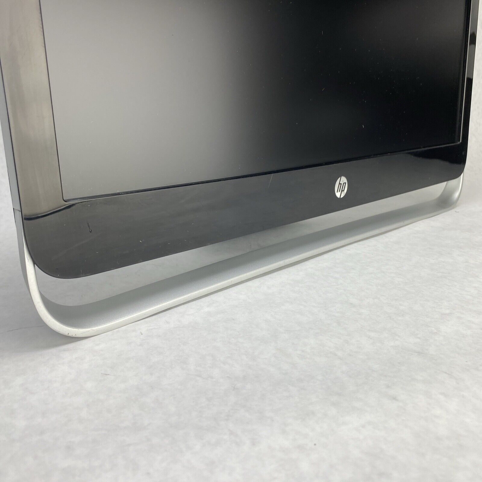 HP Pavillion 23-g010 AiO AMD 4Core E2-3800 1.30GHz 8GB RAM No AC Adapter No HDD