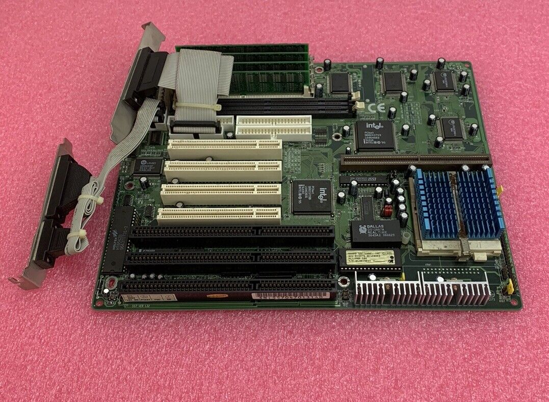 Shuttle 553 v1.32vSocket 7 Motherboard Intel Pentium 166MHz 64MB RAM