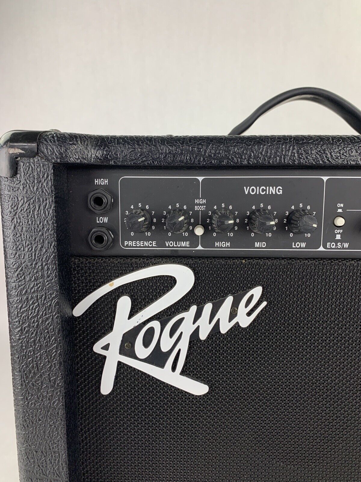 Rogue RB-30B Bass Combo Amplifier Tested