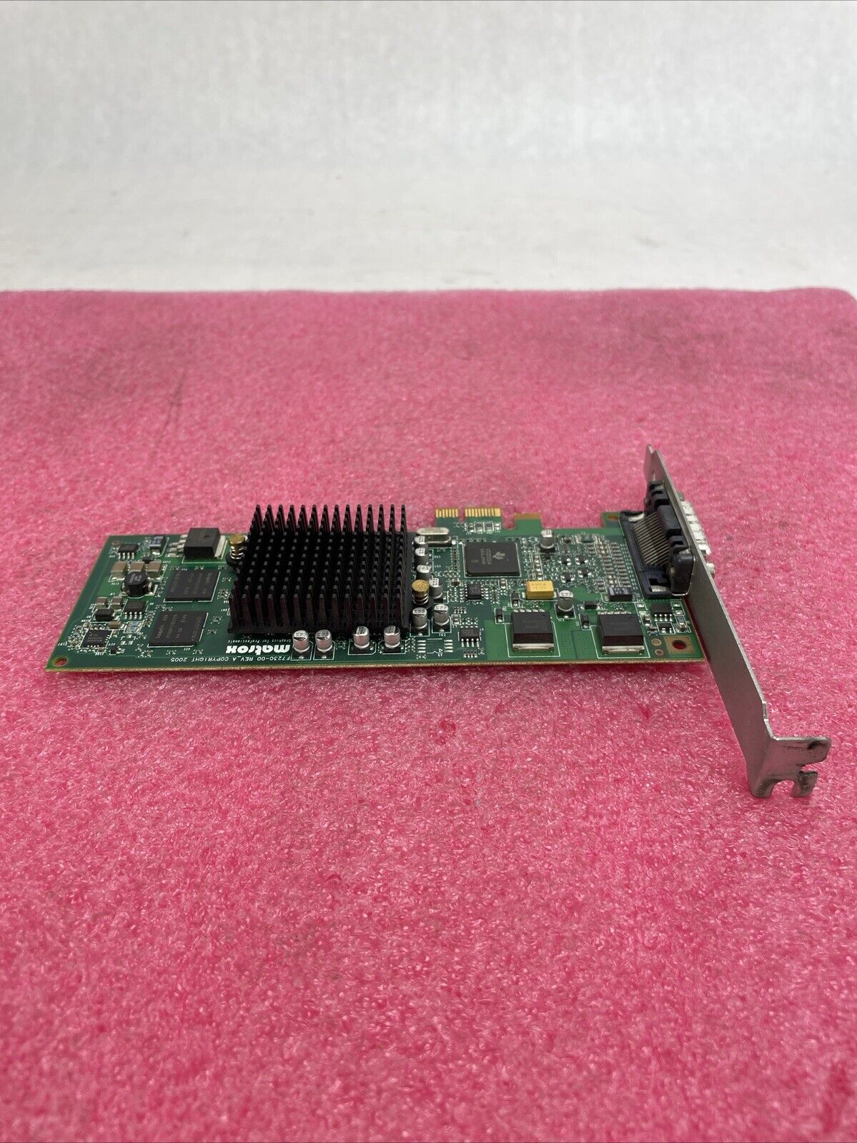 Matrox MGI G55-MDDE32LPDF G550 PCIe Graphics Card F723-00 REV A