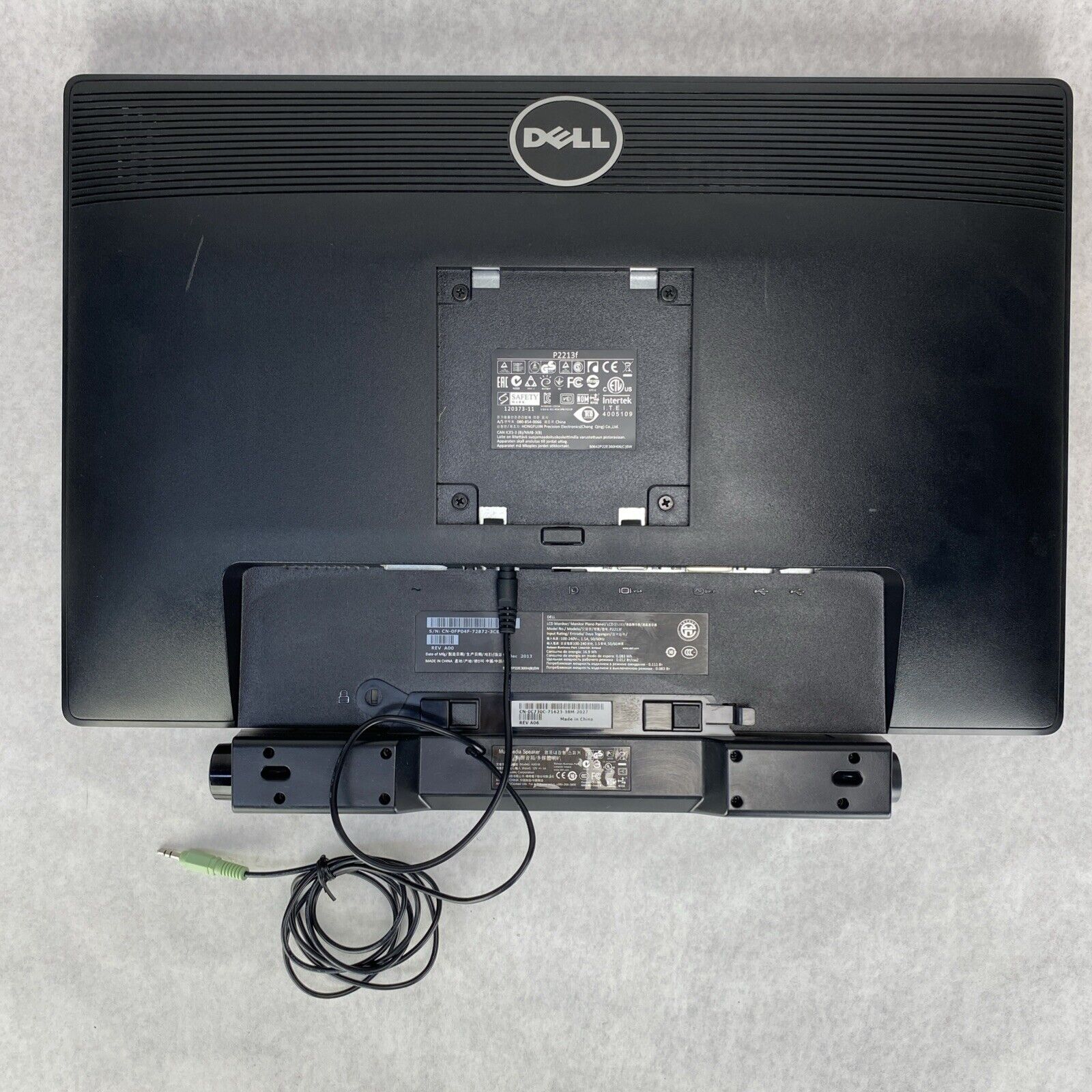 Dell P2213F 22'' Plano LCD Monitor With Dell AX510 Multimedia Speakers and Stand