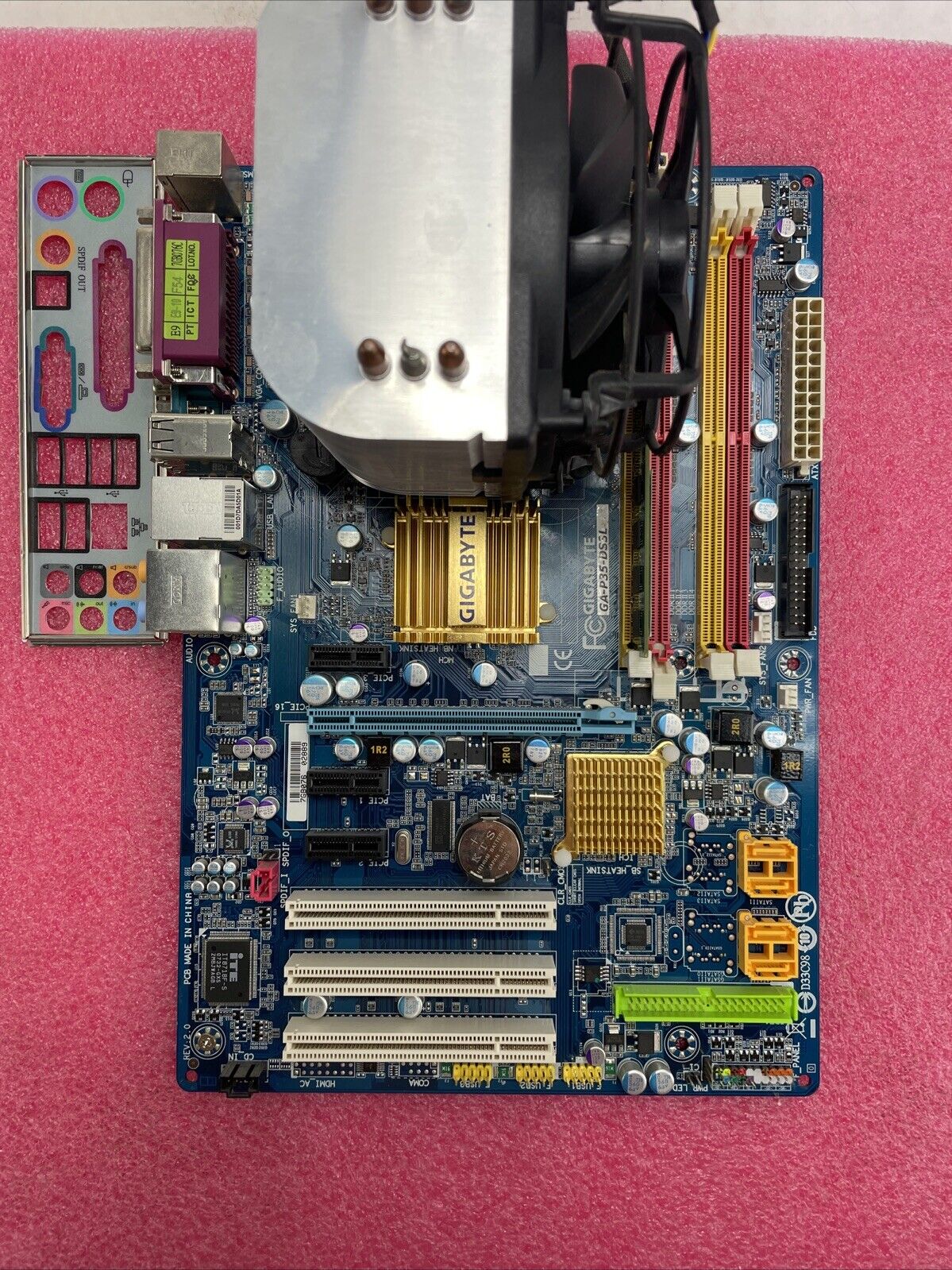 Gigabyte P35-DS3C Motherboard Intel Core 2 Duo E4500 2.2GHz 2GB RAM w/Shield