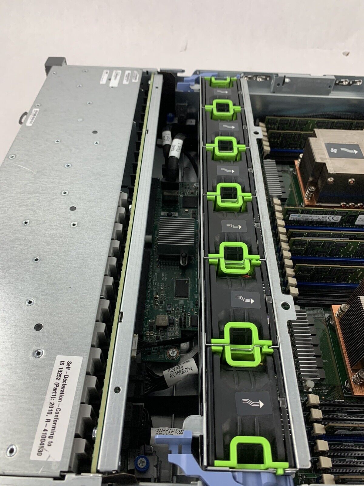 Cisco UCSC-C240-M3 2x Xeon E5-2640 2.25 GHz 64 GB RAM No OS No HDD