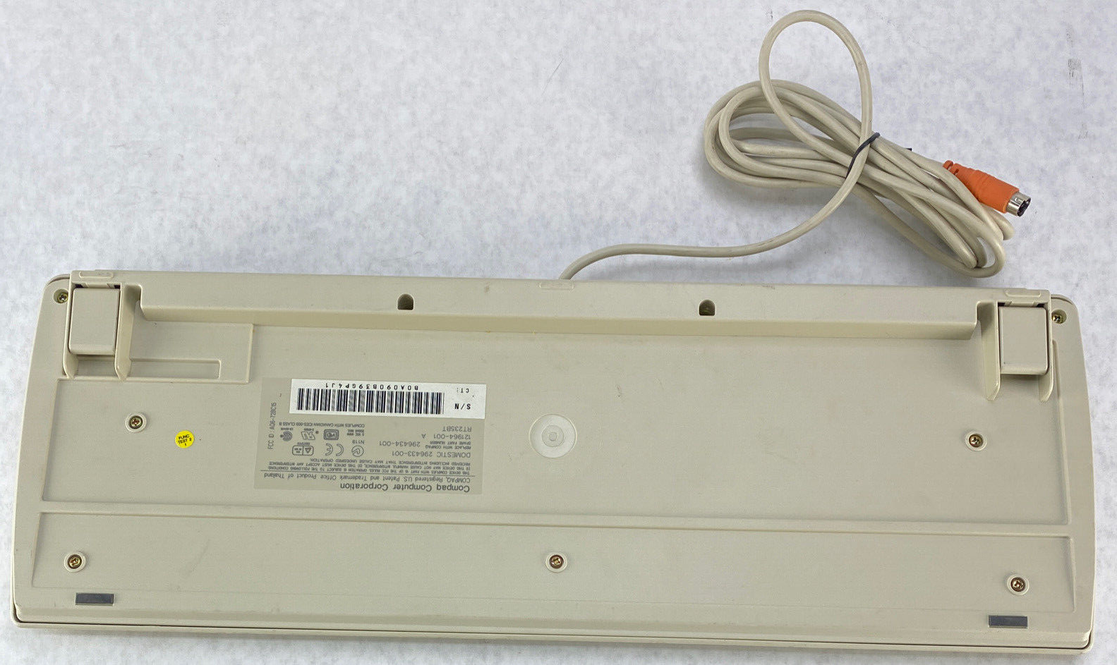 Compaq 296434-001 296433-001 PS/2 Beige Keyboard