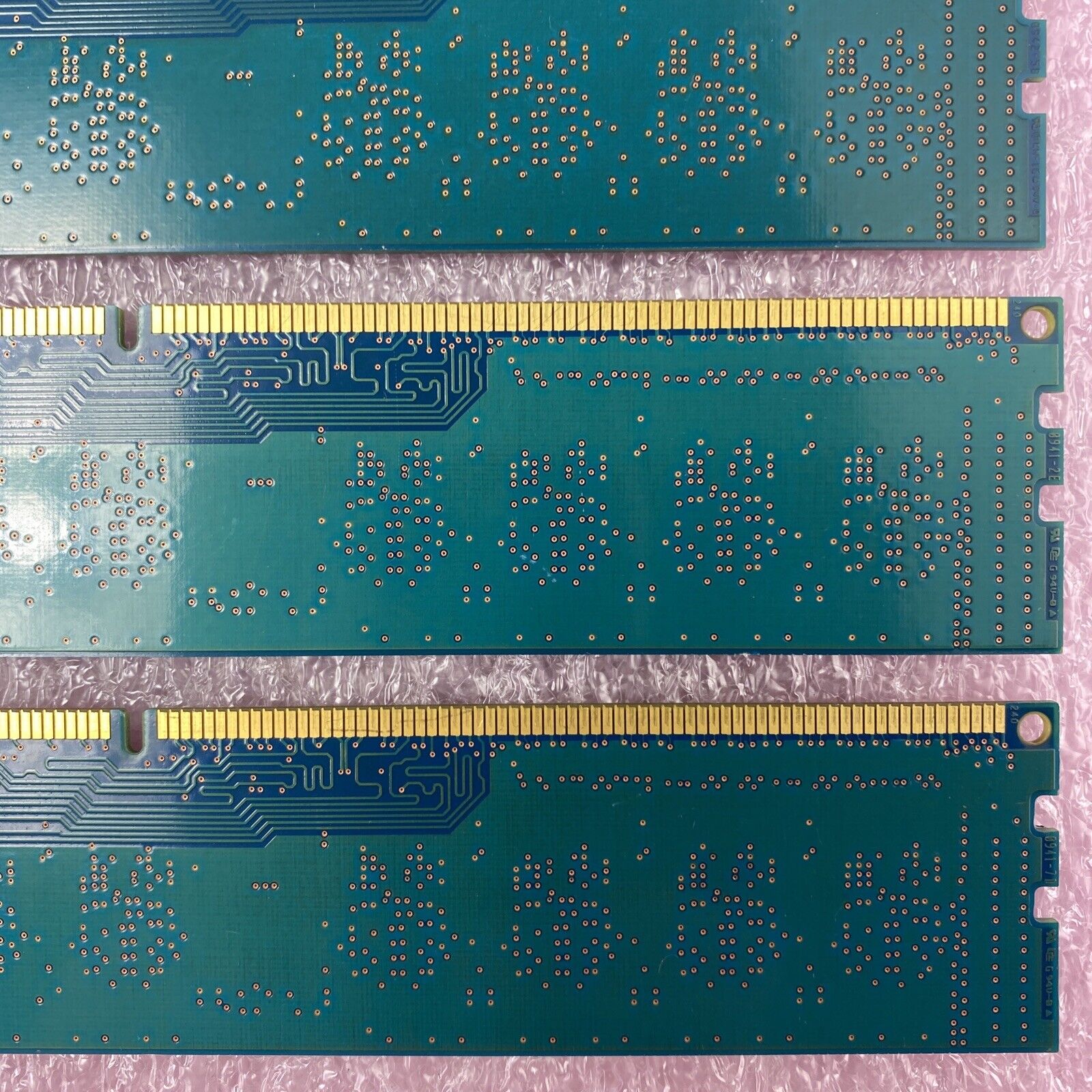 Lot( 4 ) 1GB Hynix HMT112U6BFR8C-G7 1Rx8 PC3-8500U DDR3 non-ECC Desktop RAM