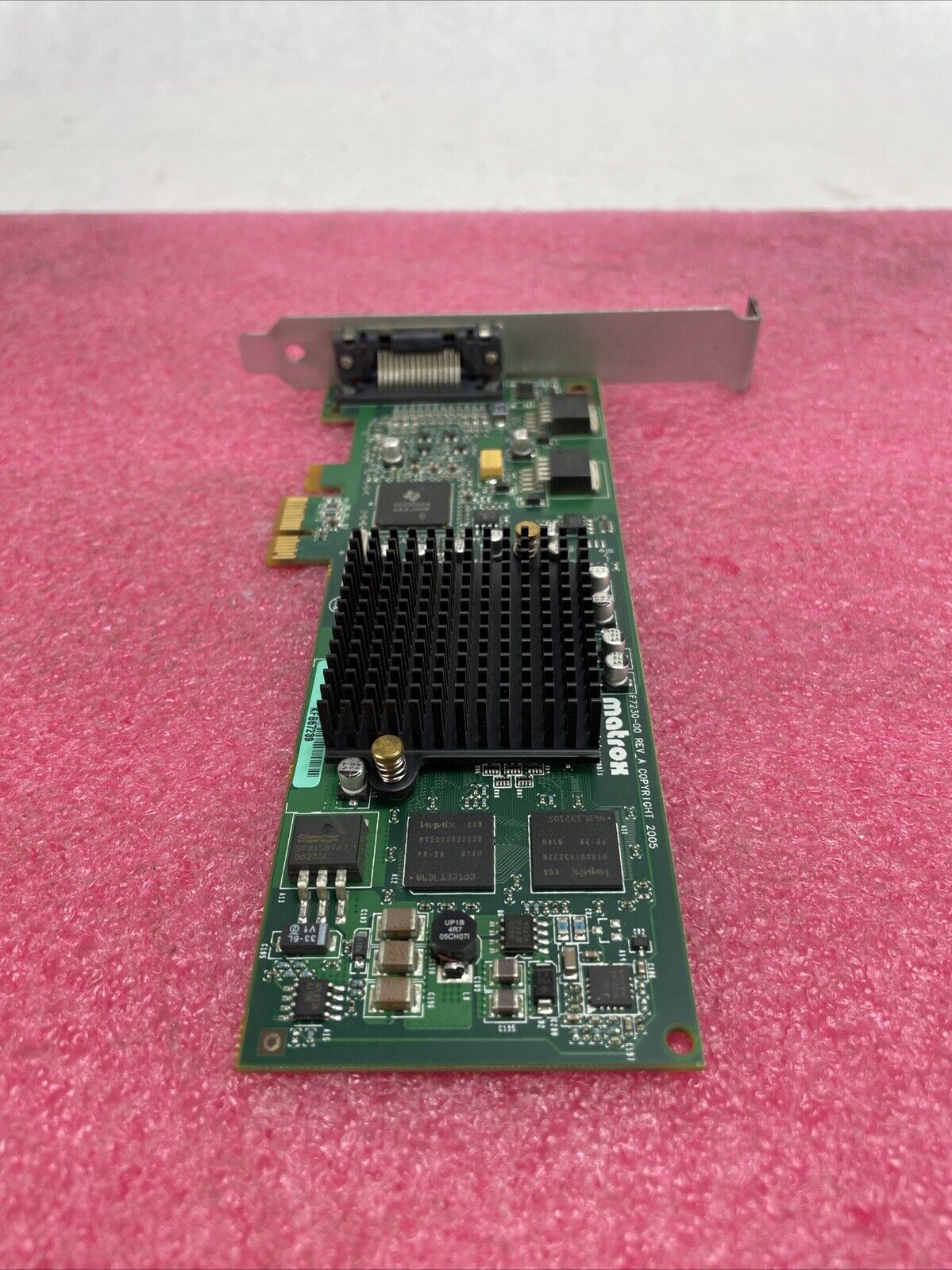 Matrox MGI G55-MDDE32LPDF G550 PCIe Graphics Card F723-00 REV A