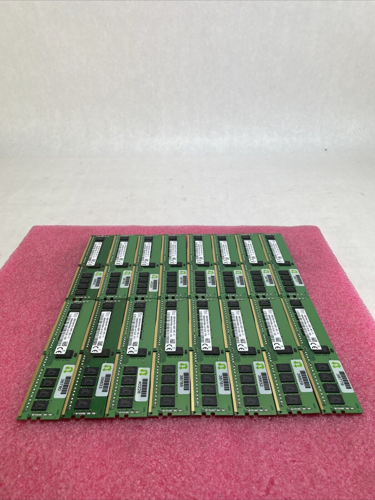 16GB 2Rx8 PC4-2400T-RE1-11 HMA82GR7AFR8N-UH Lot of 16