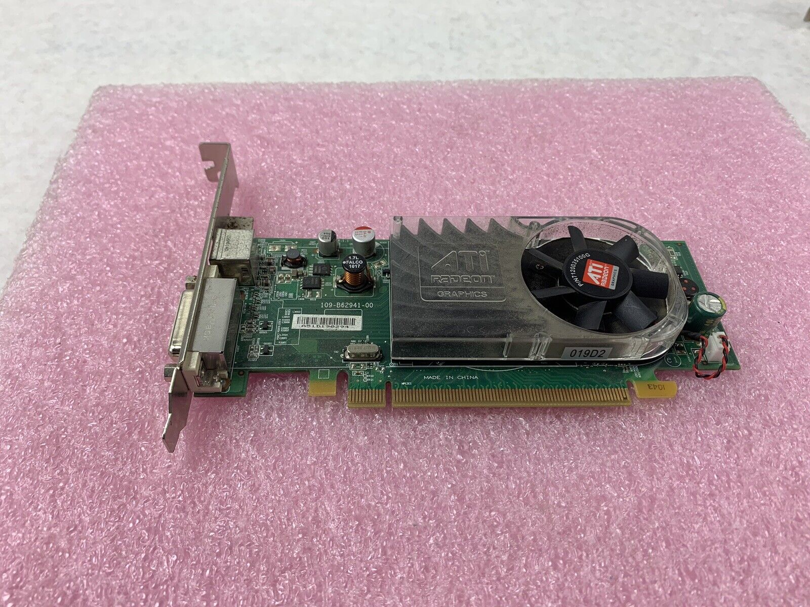 Mix of 4 Untested ATI Radeon 256MB DMS-59 S-Video PCIe16 GPUs