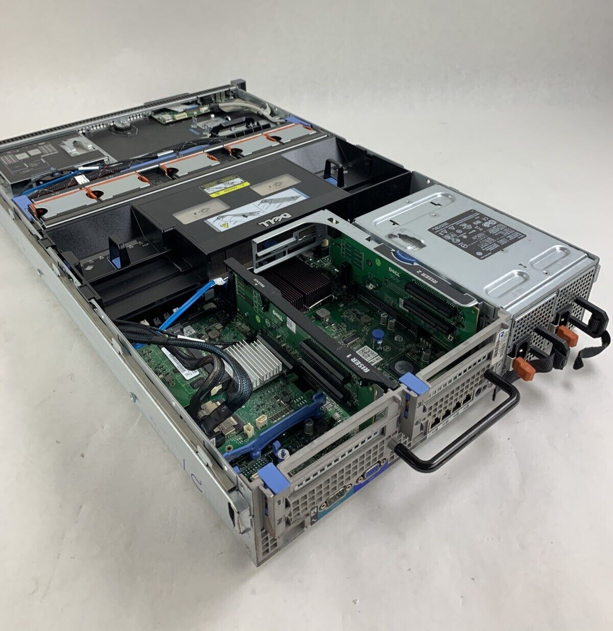 Dell PowerEdge R710 Server 2x E5530 2.53 GHz 32 GB Ram No HDD No OS H710 Raid