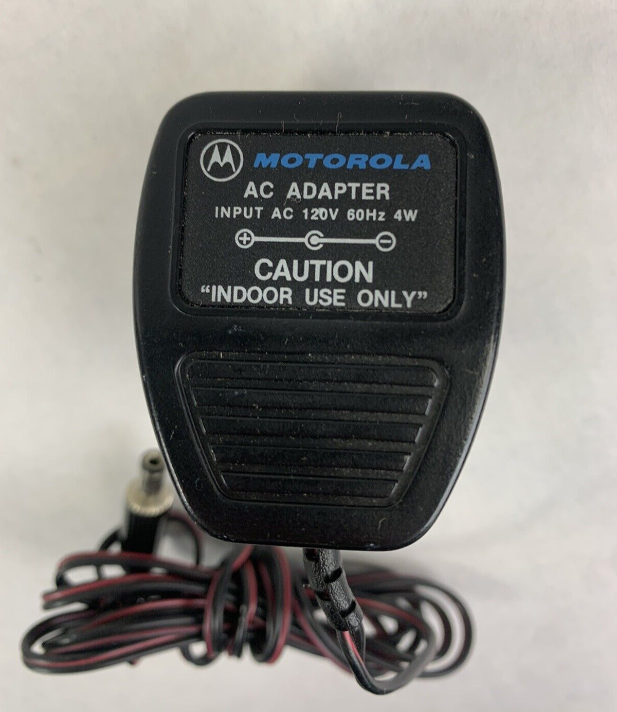 Motorola NLN5678A Battery Charger  and AC Adapter 120V 60Hz 4W