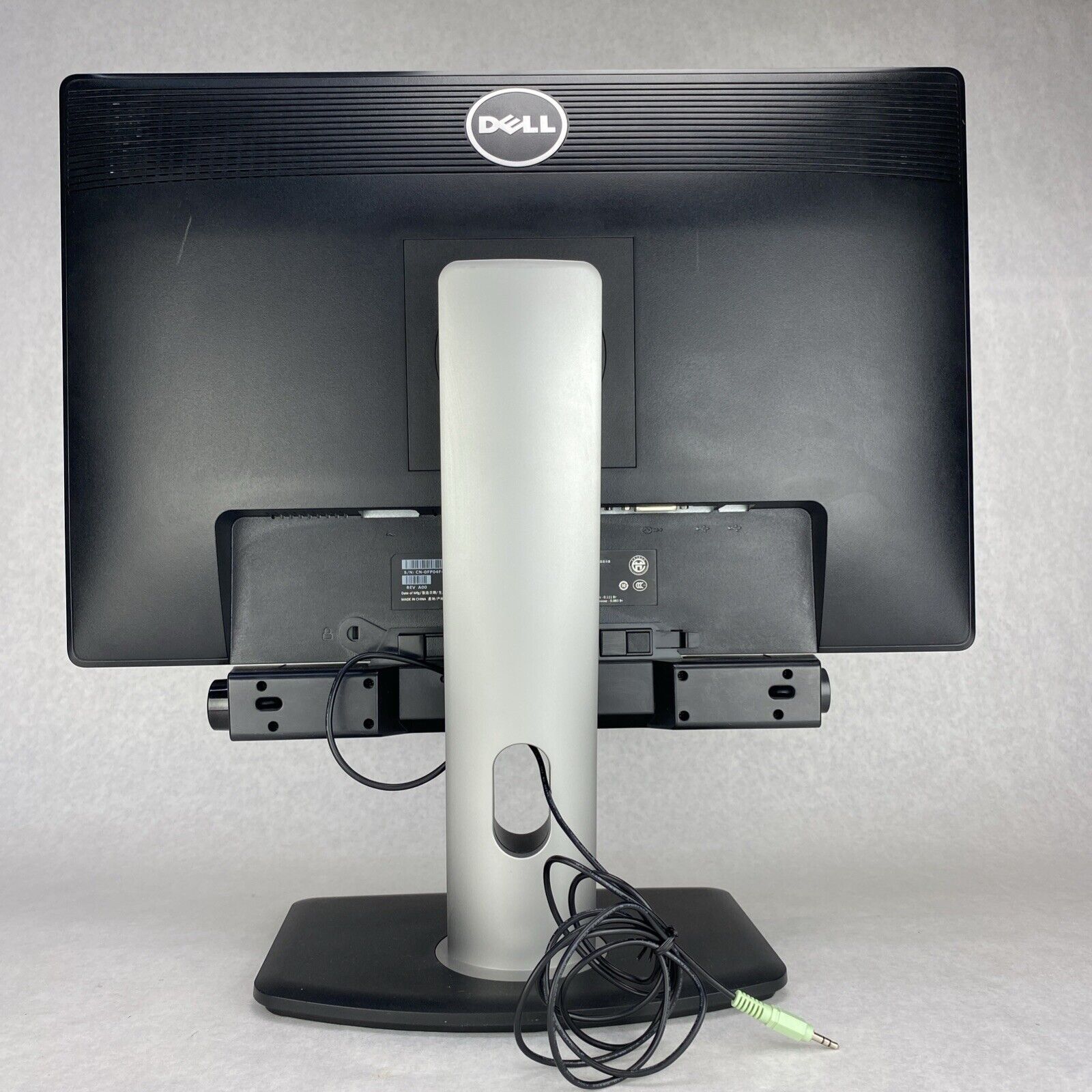 Dell P2213F 22'' Plano LCD Monitor With Dell AX510 Multimedia Speakers and Stand