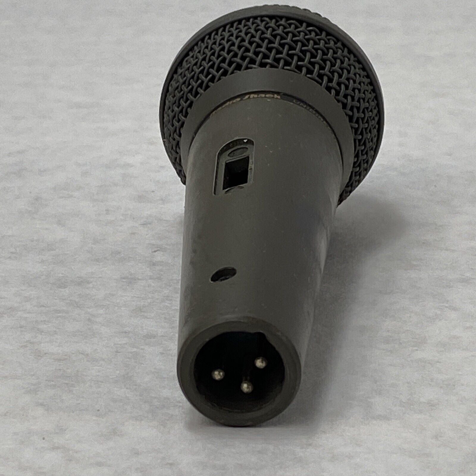 Radio Shack 33-3001 Uni-Directional Dynamic Microphone - Missing On/Off Switch