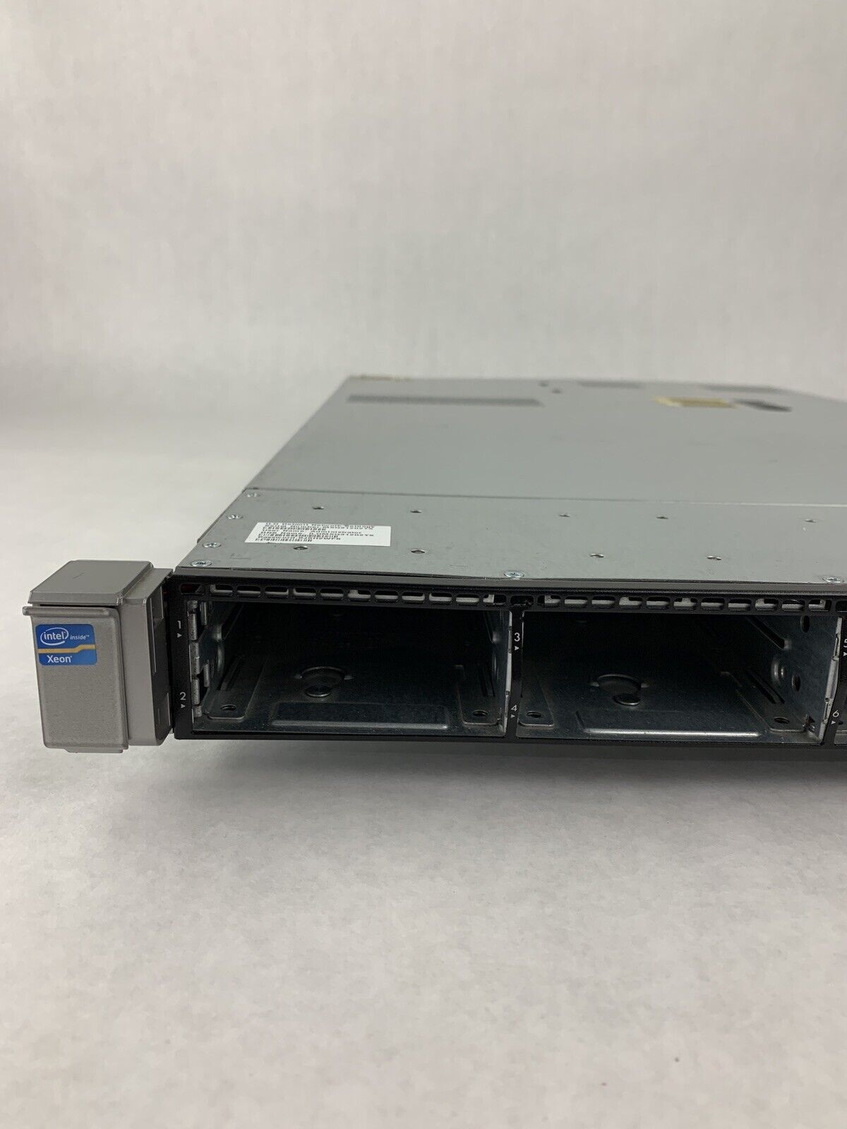 HP Proliant DL360p G8 Gen8 2x Quad Core E5-2609 2.4 GHz 16 GB RAM No HDD No OS