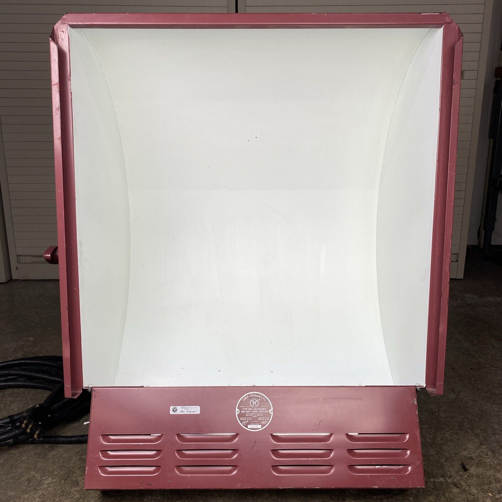 MOLE-RICHARDSON CO. TYPE 2561 MOLEQUARTZ 2000 WATT SUPER-SOFTLITE Grade B