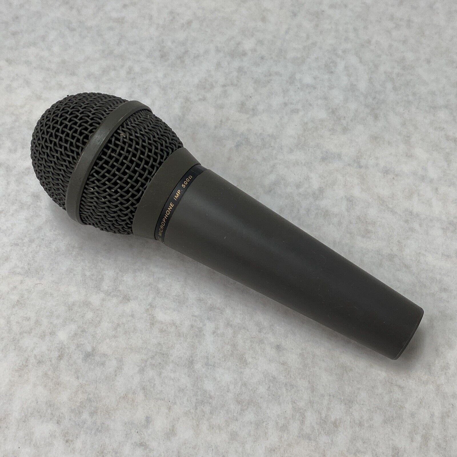 Radio Shack 33-3001 Uni-Directional Dynamic Microphone - Missing On/Off Switch