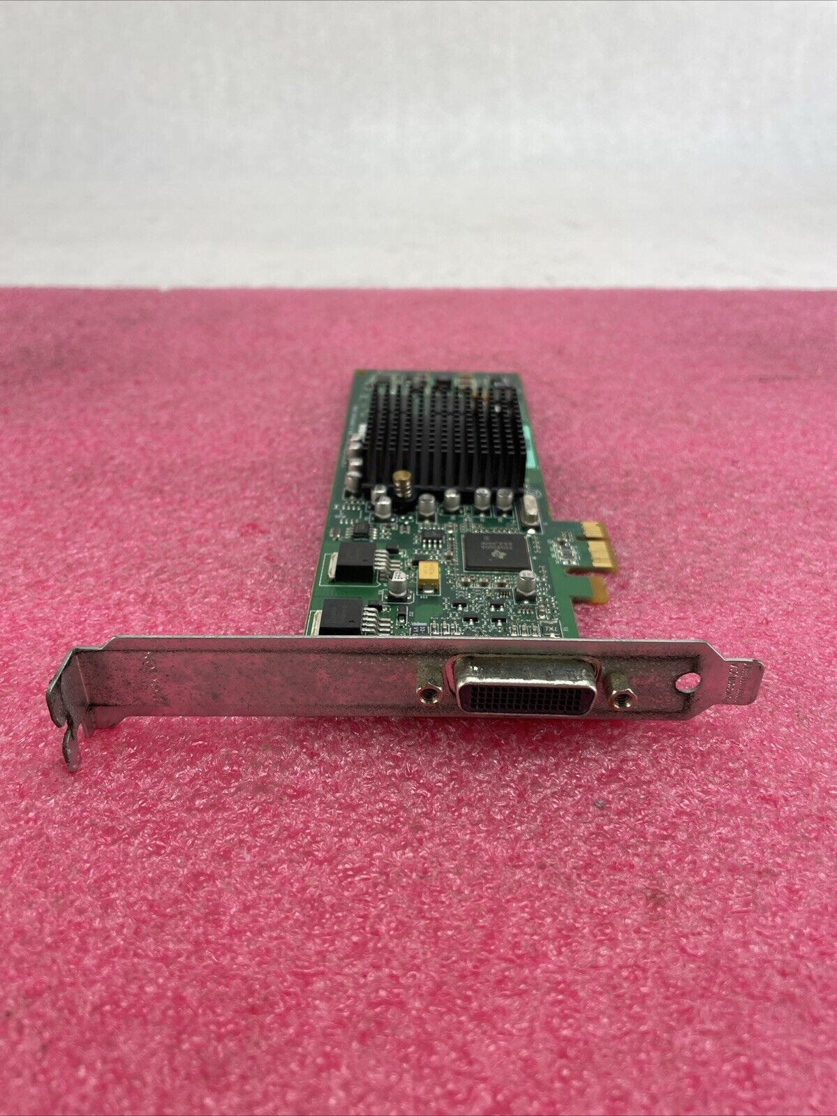 Matrox MGI G55-MDDE32LPDF G550 PCIe Graphics Card F723-00 REV A