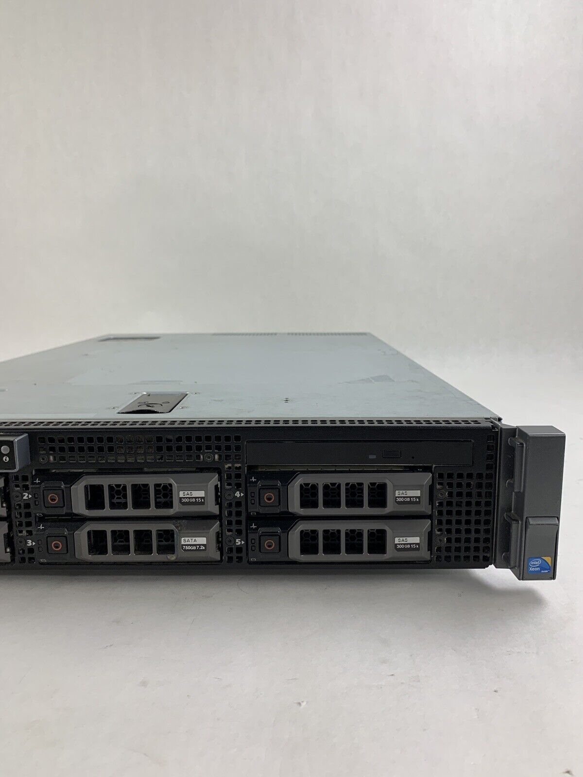 Dell PowerEdge R710 Server 2x E5560 2.8 GHz 32 GB Ram No HDD No OS 61i Raid