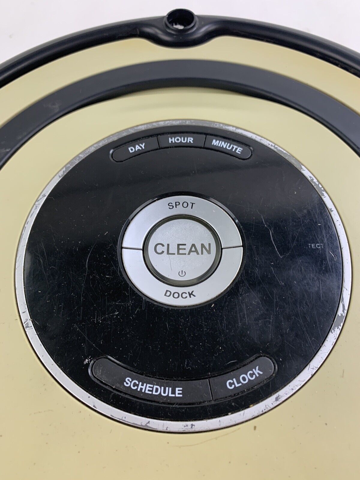 iRobot Roomba 560 Electric Vacuum Cleaner For Parts and Repair