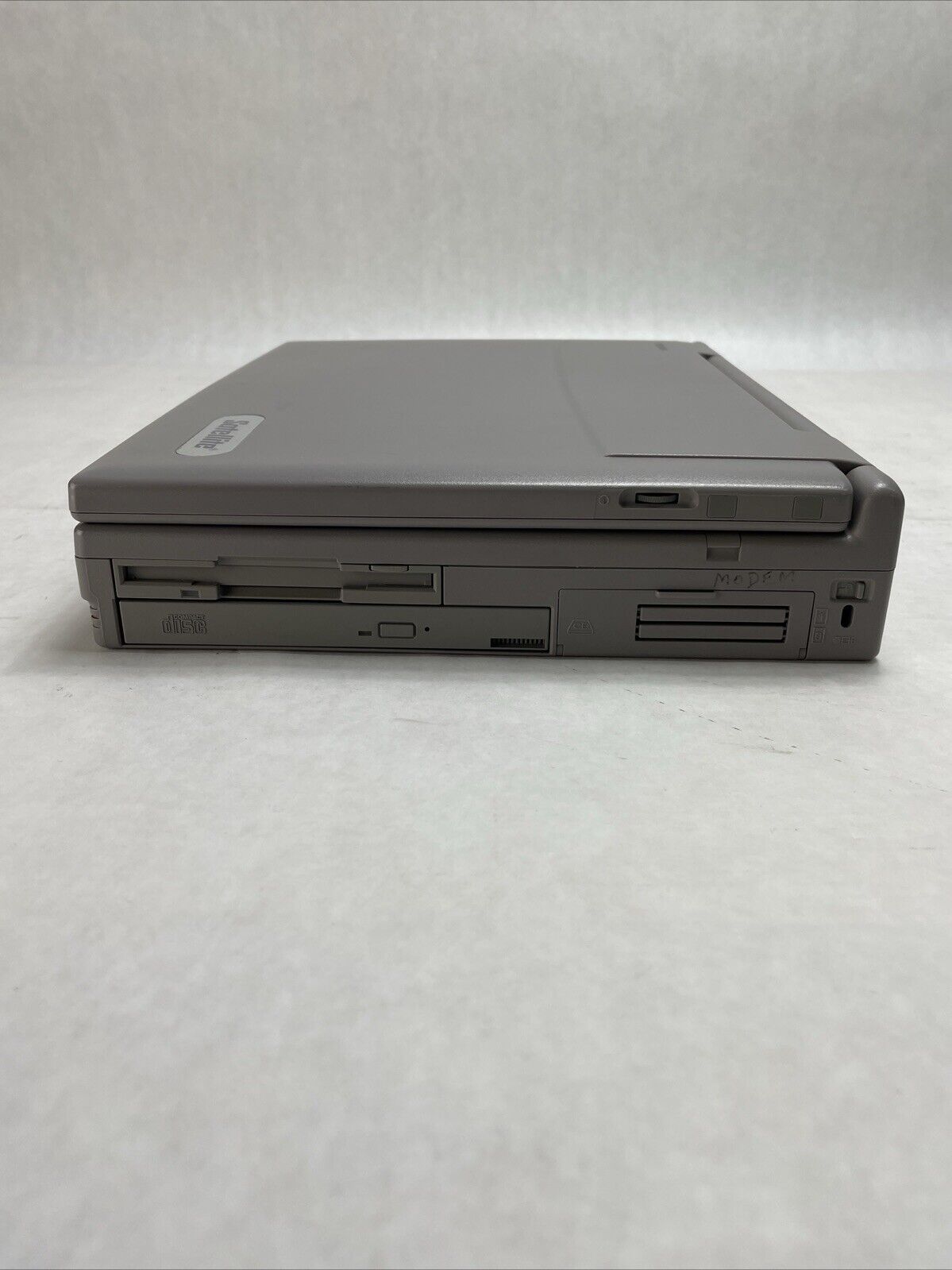 Toshiba 335CDS/4.0 Personal Computer Intel Pentium MMX 226MHz 32MB RAM No HDD