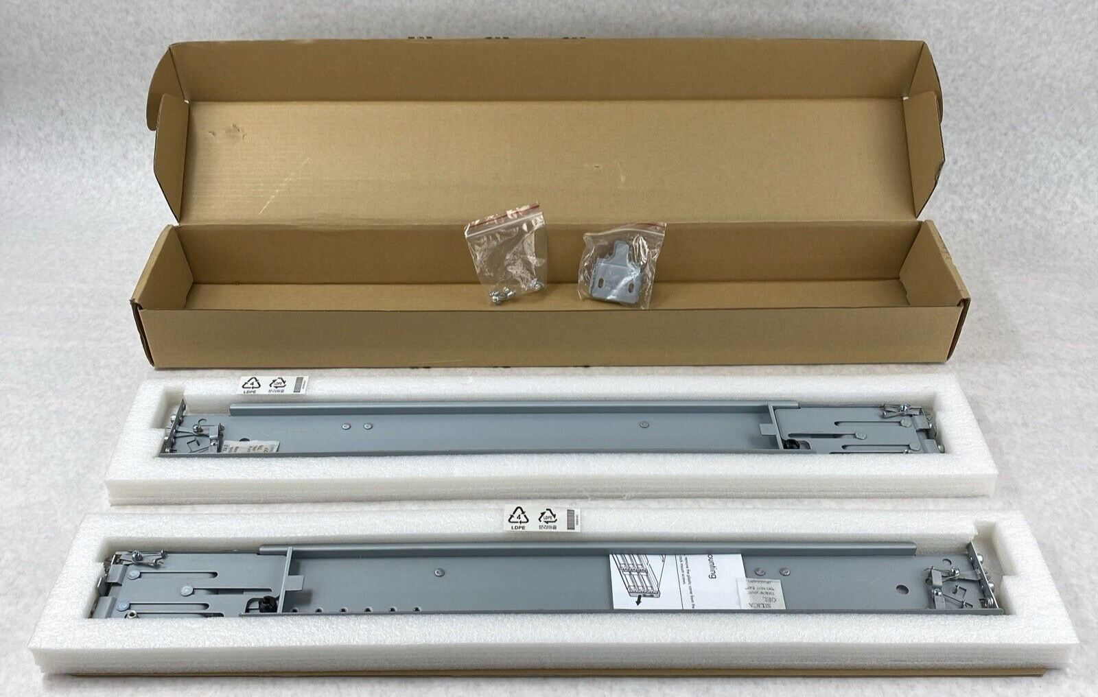 HP 356906-001 Assembly Universal XL 2U Snap In Rail Kit  Left + Right Set