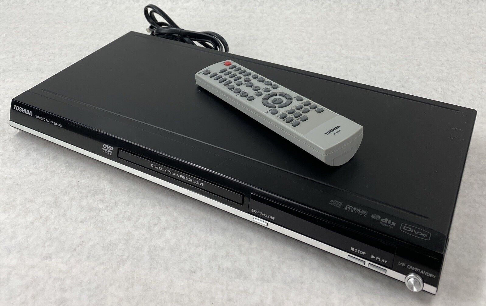 Toshiba SD-4000KU DVD Player Digital Cinema Progressive Black + Remote