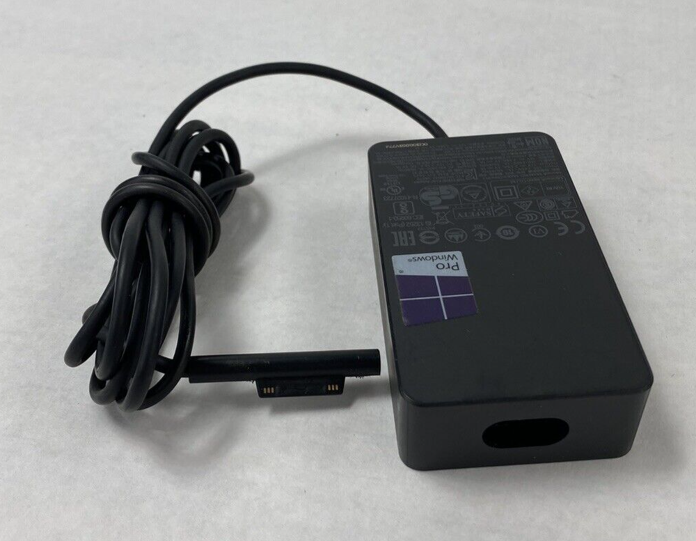 Lot of 2 Genuine Microsoft Pro Windows Model 1625 12V 2.58A Charger