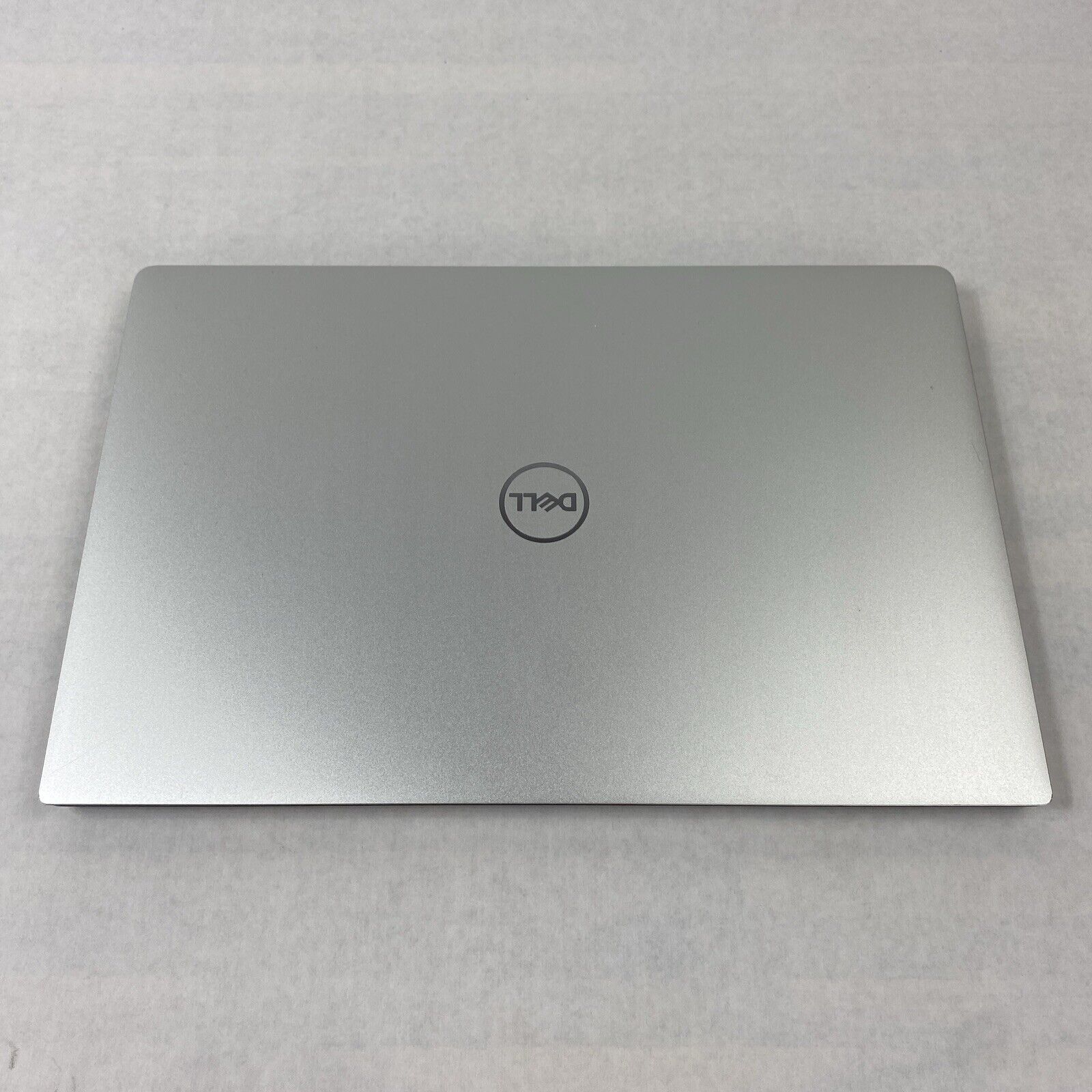 Dell XPS 13 9380 13.3" Touch i7-8565U 1.80GHz 8GB RAM No HDD No OS No AC