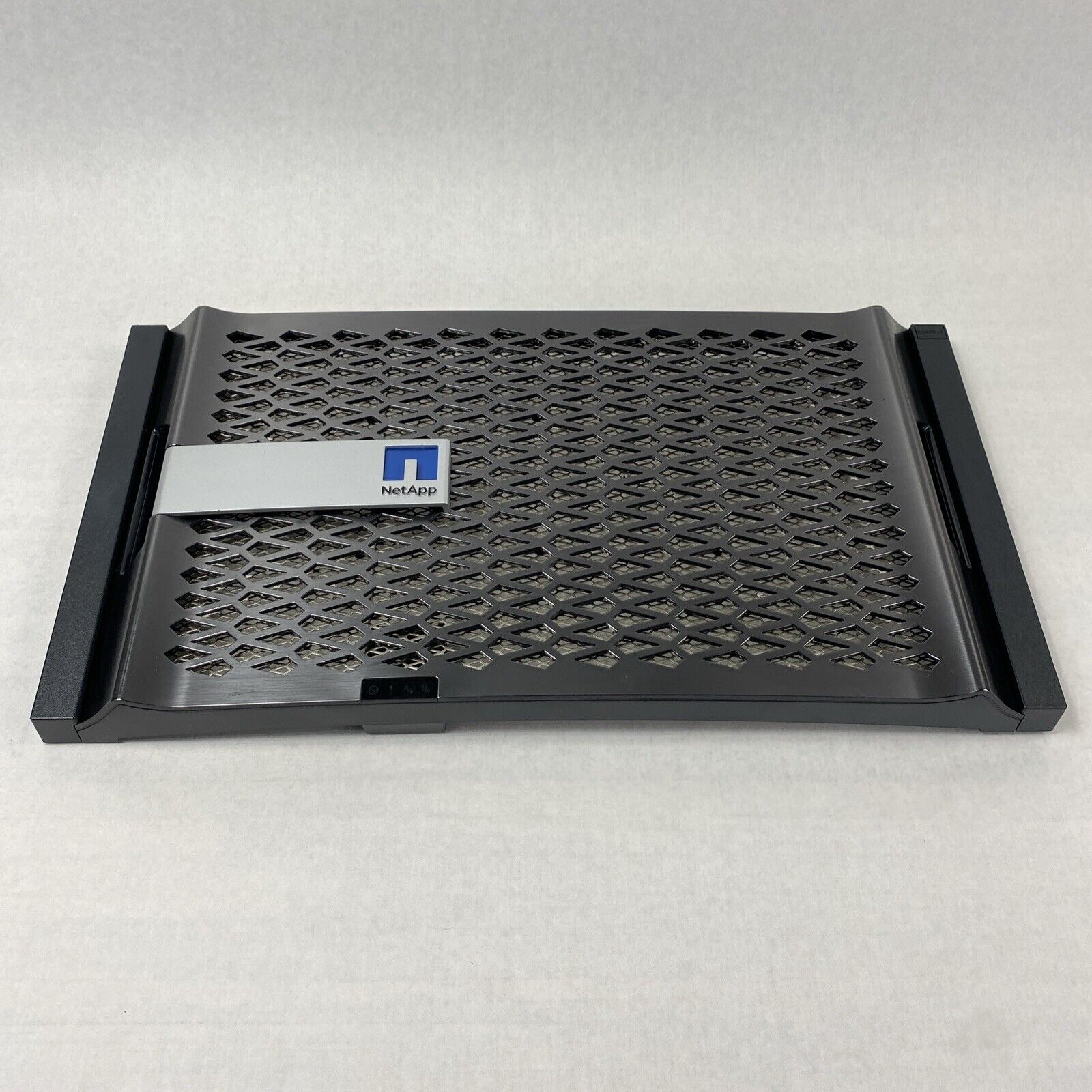 NetApp 111-01220+A0 5U Front Bezel Face Plate