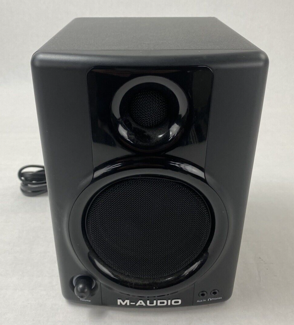 M-Audio Studiophile AV-40 Desktop Speakers Studio Monitors For Parts or Repair