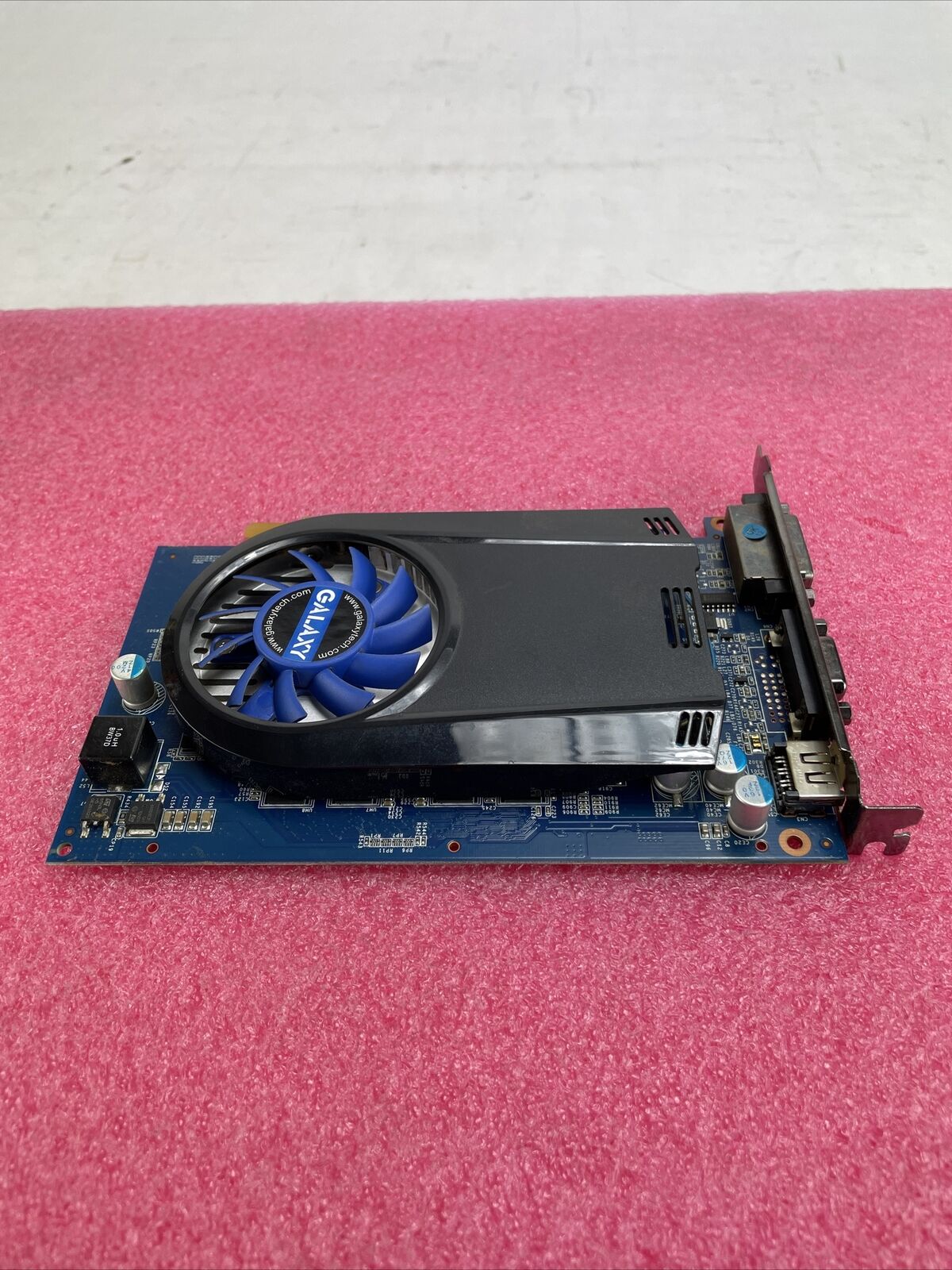 Galaxy Nvidia GeForce GT220 1GB DDR2 128Bit PCIe Graphics Card