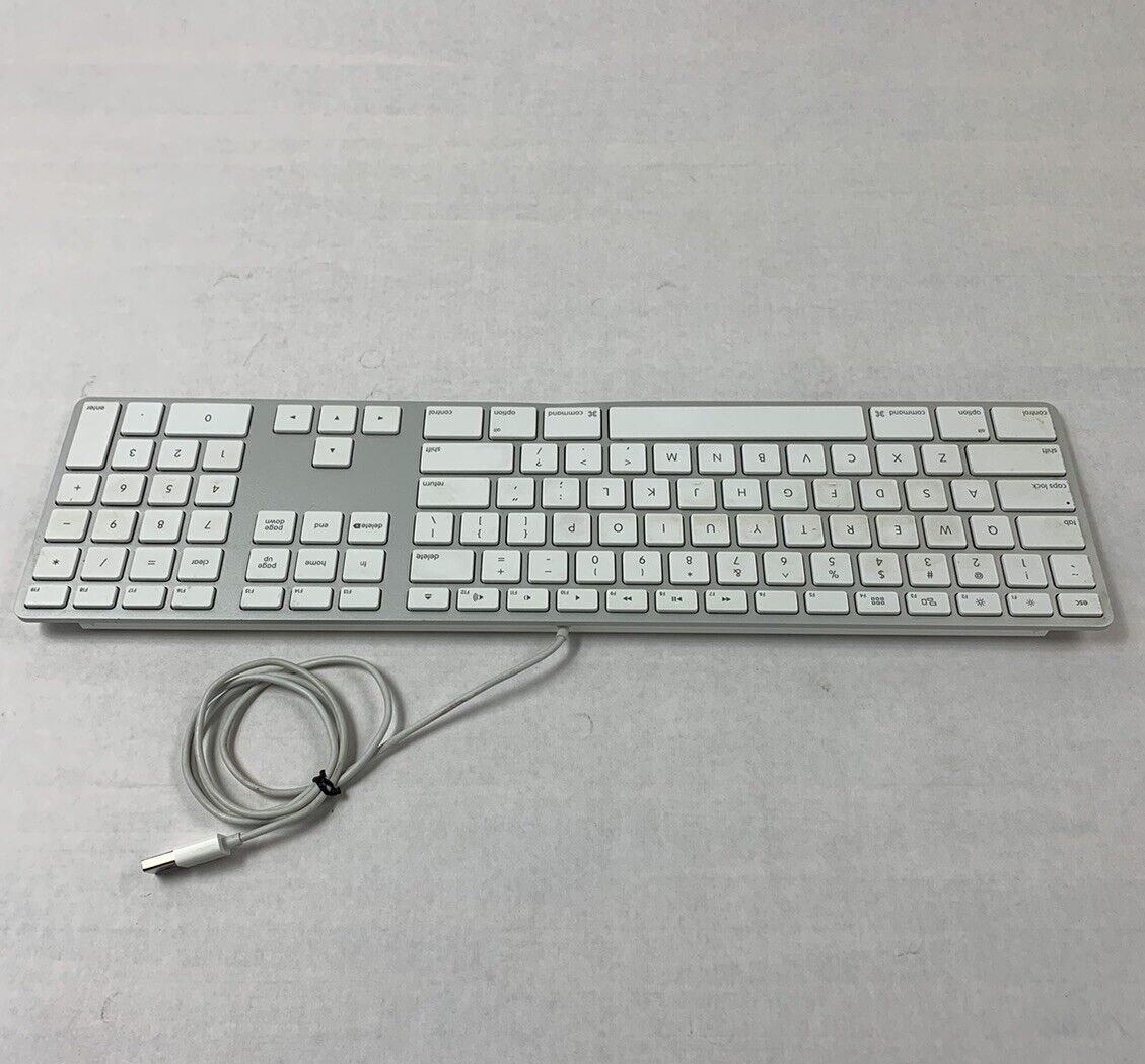 Apple A1234 USB Wired Aluminum Keyboard and Apple A1152 Wired Mighty Mouse