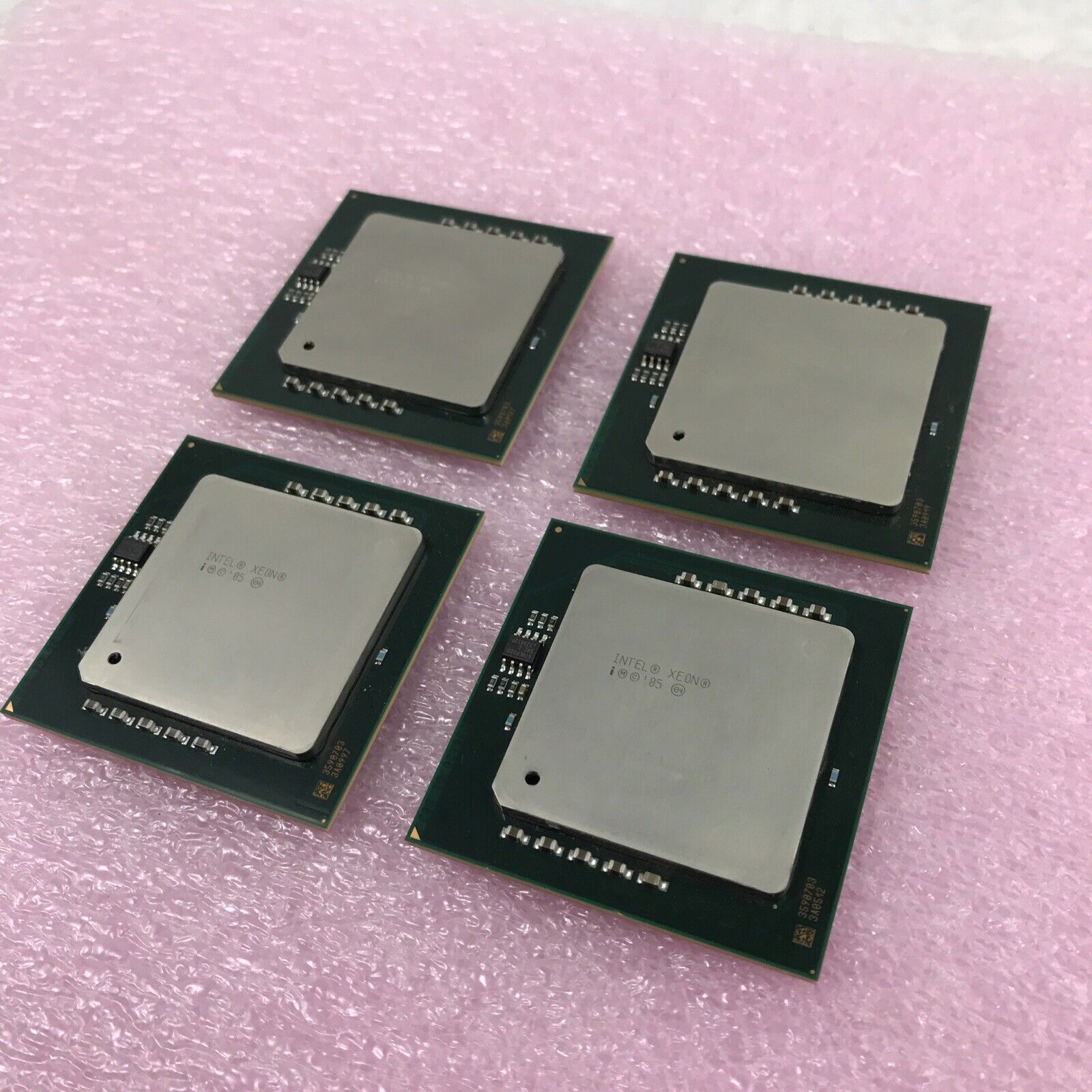 Lot of 4 Intel Xeon SLA6C E7220 @ 2.93GHz 8MB Dual-Core CPU Processor