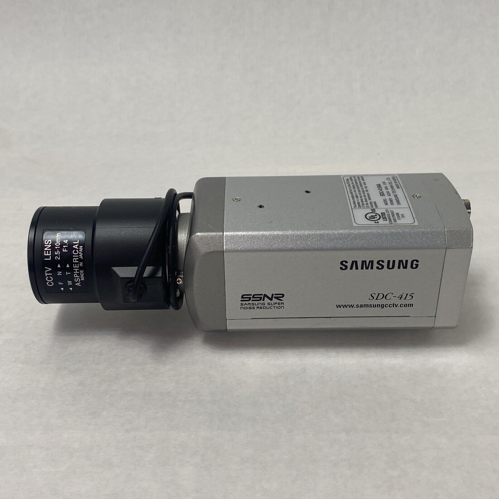 Samsung SDC-415 CCTV Color Day & Night Camera w/ F1.4 2.5-10mm Aspherical Lens