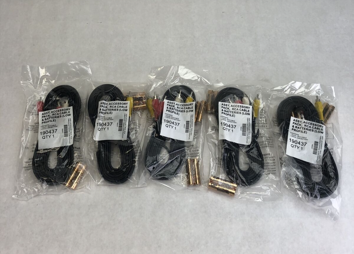 Lot of 5 - Accessory Pack - 1 RCA Cable & 4 - AAA Batteries 190437