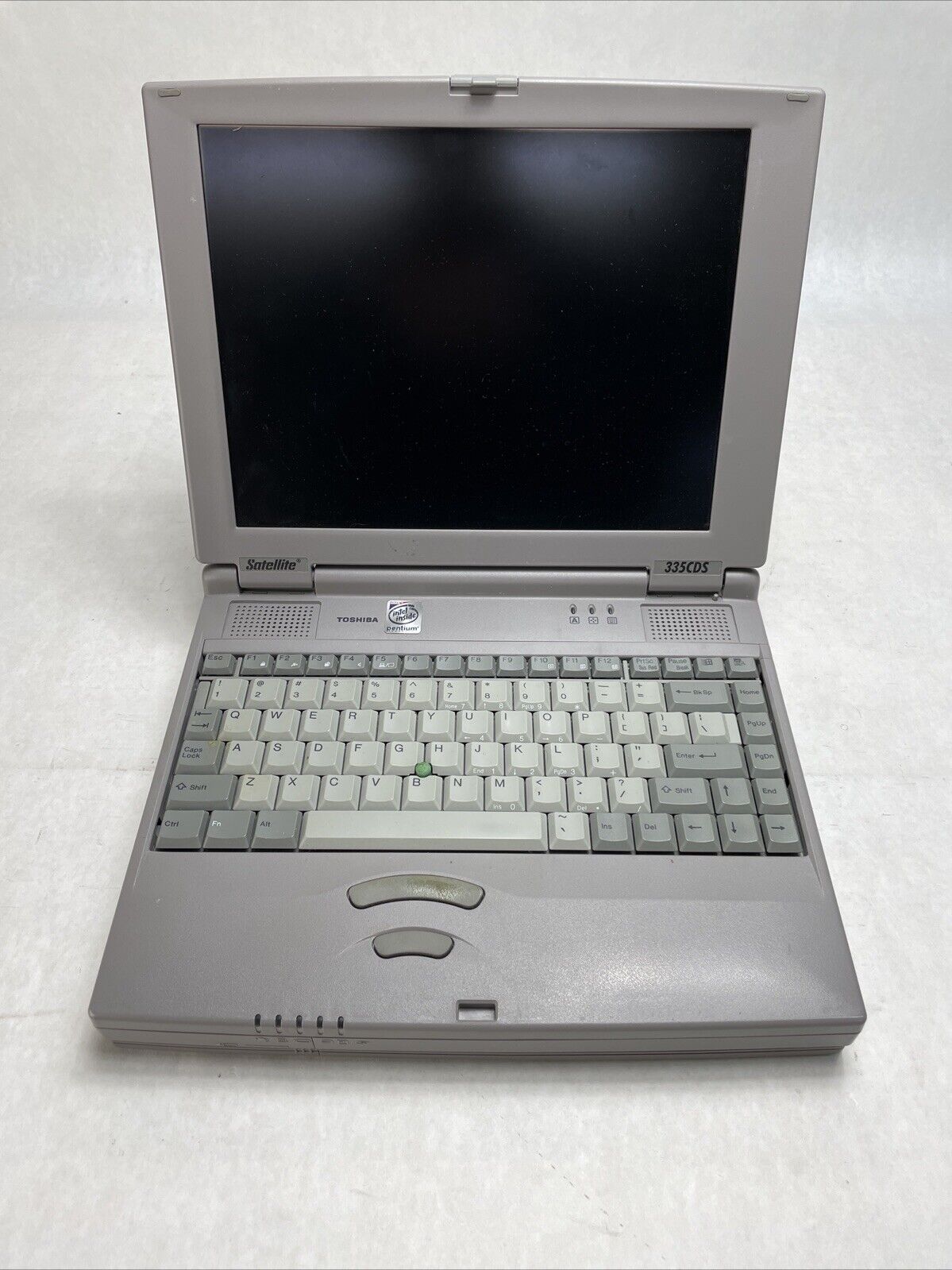 Toshiba 335CDS/4.0 Personal Computer Intel Pentium MMX 226MHz 32MB RAM No HDD