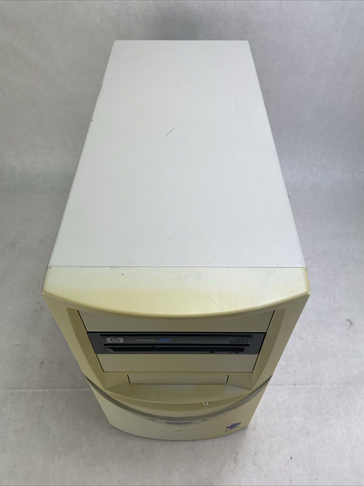 Vintage SOYO Mid Tower Computer Case w/Hi-Q Power ATX-300GU 300W Power Supply