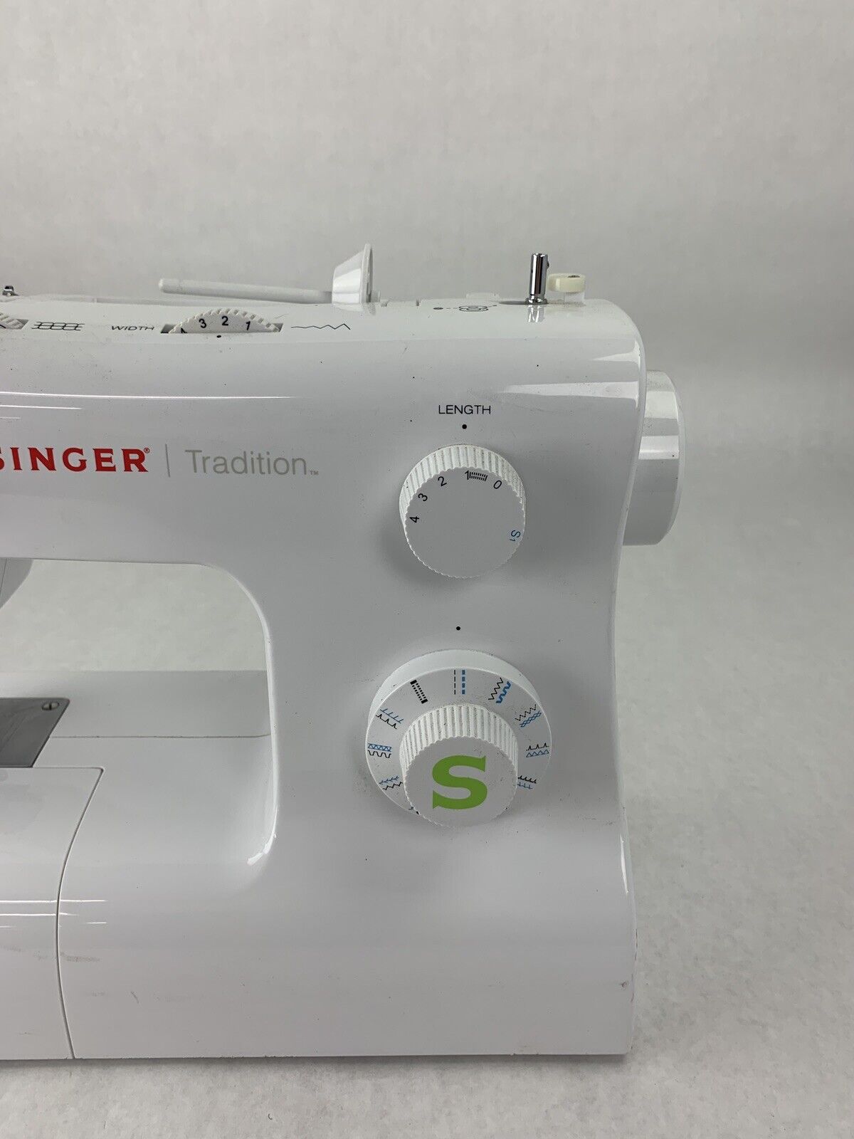 Signer Tradition 2277 Sewing Machine Untested No Cords