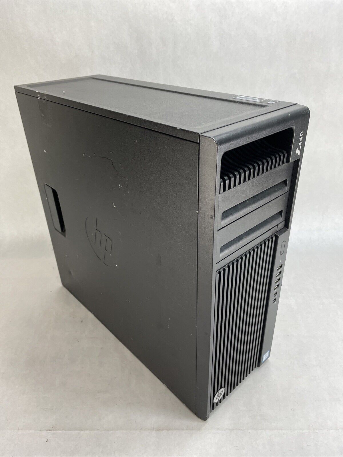 HP Z440 Workstation MT Intel Xeon E5-1603 V3 2.8GHz 32GB RAM No HDD No OS K620