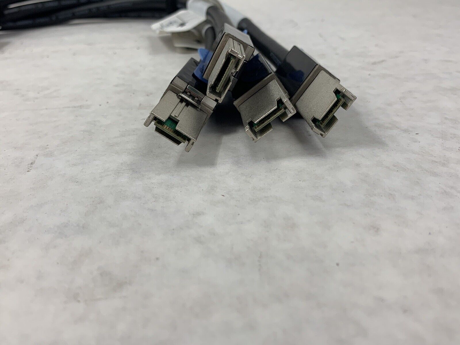 Lot of 4 IBM 44V5132 SAS 4x AT Cable 0.6M