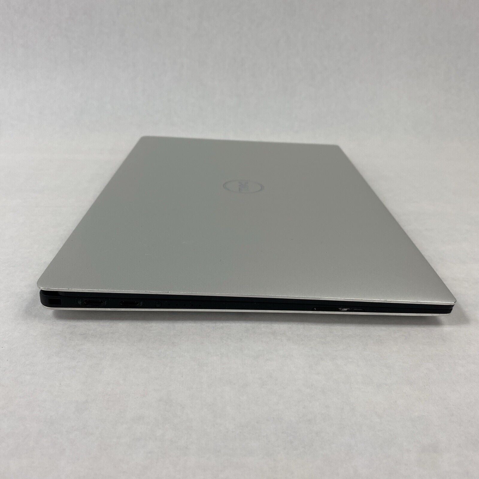 Dell XPS 13 9380 13.3" Touch i7-8565U 1.80GHz 8GB RAM No HDD No OS No AC